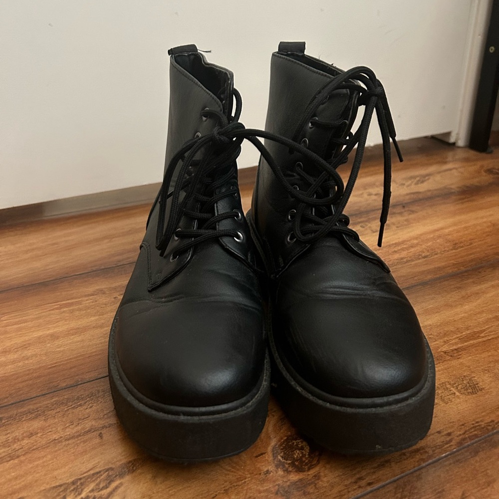 Black Boots
